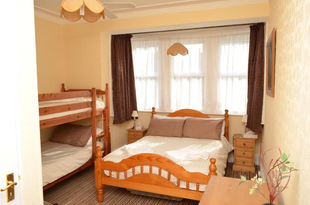 Chandos Premier Folkestone Szoba fotó