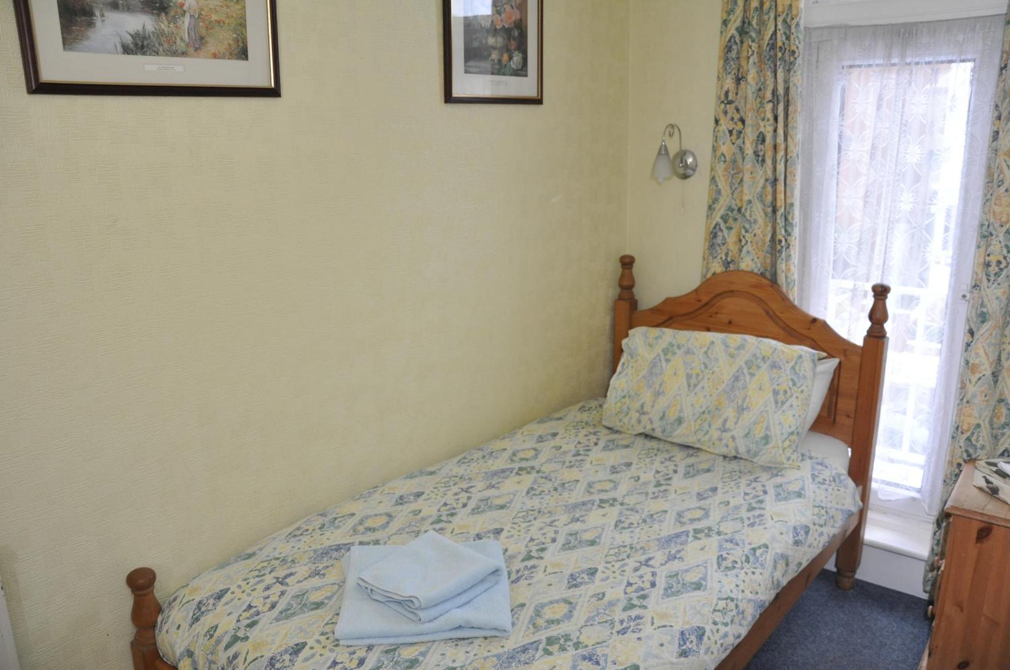 Chandos Premier Folkestone Szoba fotó